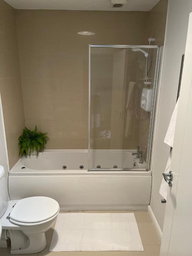 נאס Private Double Room & Bathroom מראה חיצוני תמונה